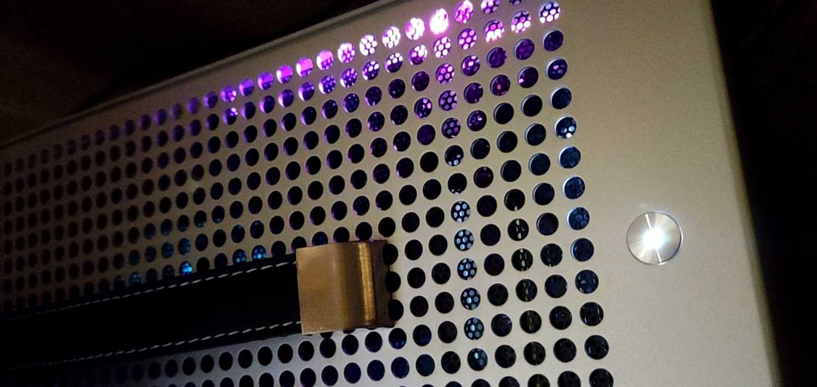 MicroATXで13.8リットル ── 激安最小ケースのZZAW C2 を買ってみた